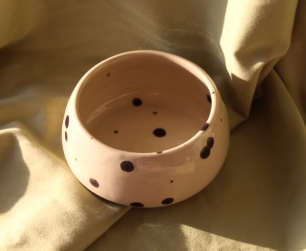 Dotted bowl